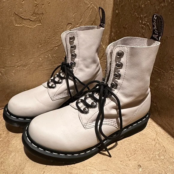 Dr Martens white leather combat boots - Picture 8 of 11